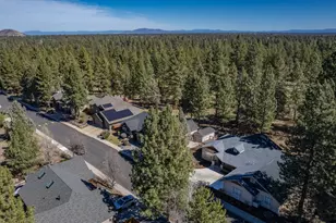 60882 Grand Targhee Dr, Bend, OR 97702 - Photo 48