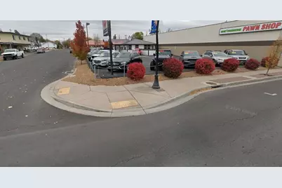 560 NW Birch Avenue, Redmond, OR 97756 - Photo 2