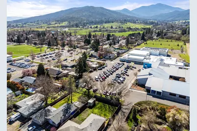 100 Christian Avenue, Talent, OR 97540 - Photo 30