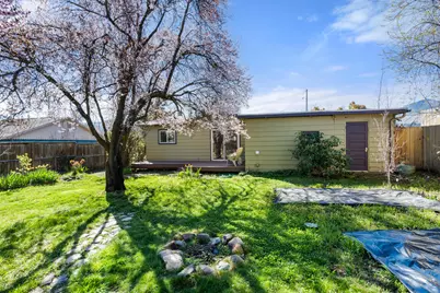 100 Christian Avenue, Talent, OR 97540 - Photo 14