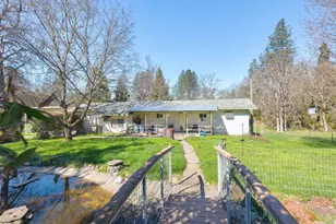 885 Plumtree Ln, Grants Pass, OR 97526 - Photo 24