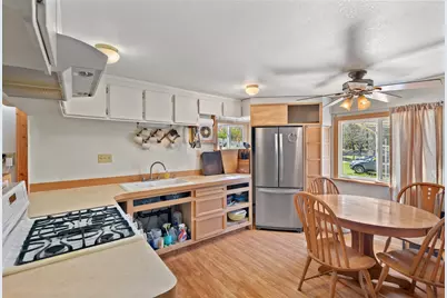 885 Plumtree Lane, Grants Pass, OR 97526 - Photo 10
