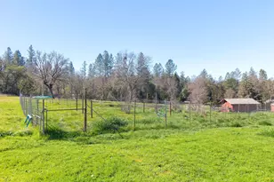 885 Plumtree Ln, Grants Pass, OR 97526 - Photo 42