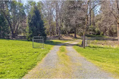 885 Plumtree Lane, Grants Pass, OR 97526 - Photo 54
