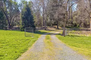 885 Plumtree Ln, Grants Pass, OR 97526 - Photo 54