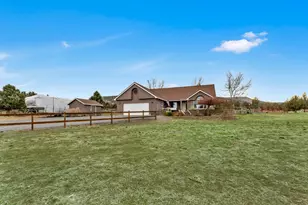 12110 S W Riggs Rd, Powell Butte, OR 97753 - Photo 28