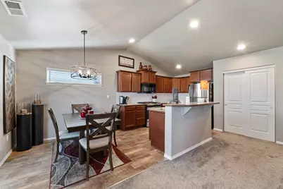 2033 Milton Lane, Medford, OR 97501 - Photo 16