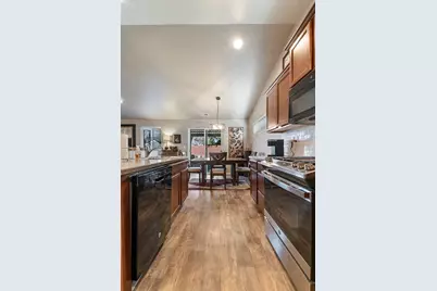 2033 Milton Lane, Medford, OR 97501 - Photo 14