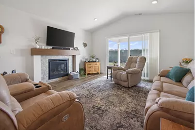 1225 NW Willow Parkway Road, Madras, OR 97741 - Photo 14