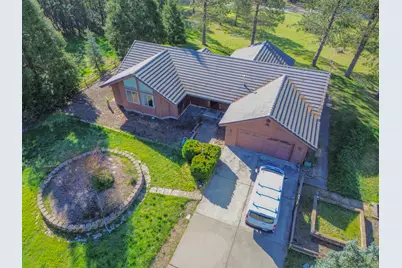 2363 Jaynes Drive, Grants Pass, OR 97527 - Photo 2