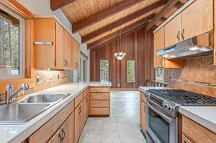 17745 Woodland Ln, Sunriver, OR 97707 - Photo 6