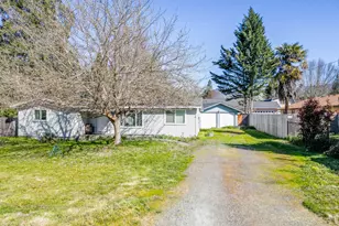 1981 Regina Way, Grants Pass, OR 97527 - Photo 4