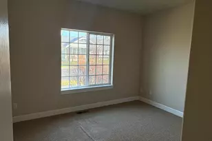 1642 NW Hemlock Ave, Redmond, OR 97756 - Photo 12