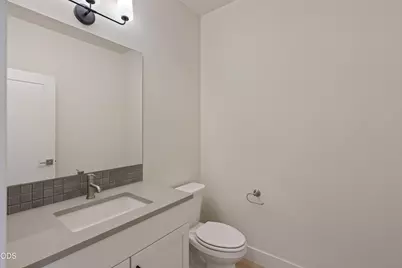 2177 SW 43rd Street #16, Redmond, OR 97756 - Photo 8