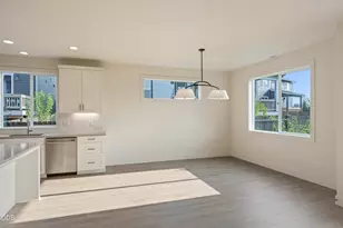 2177 SW 43rd St, Redmond, OR 97756 - Photo 20