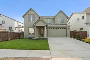 2177 SW 43rd St, Redmond, OR 97756 - Photo 2