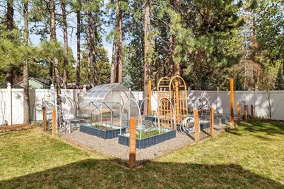 19628 Poplar Street, Bend, OR 97702 - Photo 48