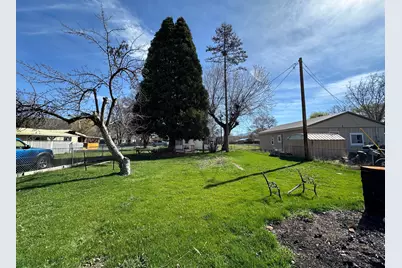 421 Cottonwood Street, Mount Vernon, OR 97865 - Photo 8