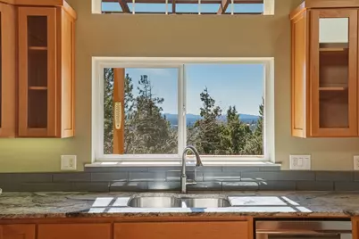 1821 NW Iowa Avenue, Bend, OR 97703 - Photo 16