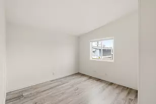 1570 S Peach St, Medford, OR 97501 - Photo 4