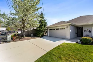 165 NW Midland Ave, Grants Pass, OR 97526 - Photo 24