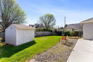 165 NW Midland Ave, Grants Pass, OR 97526 - Photo 18