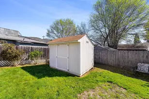 165 NW Midland Ave, Grants Pass, OR 97526 - Photo 20