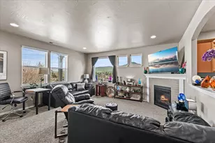 2264 College Way, Medford, OR 97504 - Photo 1