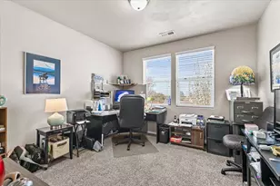 2264 College Way, Medford, OR 97504 - Photo 12