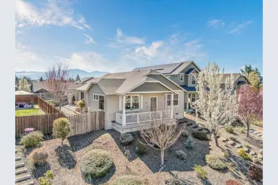 2264 College Way, Medford, OR 97504 - Photo 1