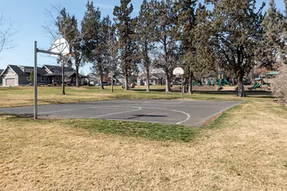 1572 NW Kingwood Avenue, Redmond, OR 97756 - Photo 34