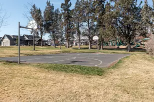 1572 NW Kingwood Ave, Redmond, OR 97756 - Photo 34