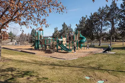 1572 NW Kingwood Avenue, Redmond, OR 97756 - Photo 32