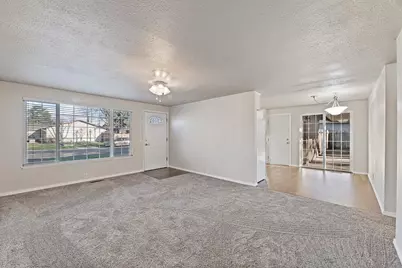 4065 Crestwood Circle, Central Point, OR 97502 - Photo 8