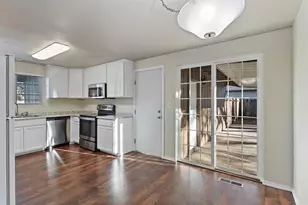 4065 Crestwood Cir, Central Point, OR 97502 - Photo 10