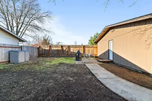 4065 Crestwood Cir, Central Point, OR 97502 - Photo 22