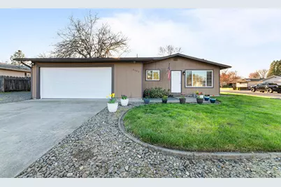 4065 Crestwood Circle, Central Point, OR 97502 - Photo 2