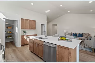 3099 Mt. Thielsen Drive #66, Medford, OR 97504 - Photo 10