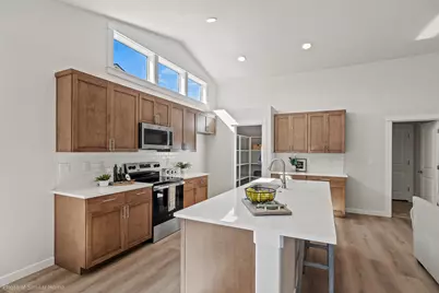 3099 Mt. Thielsen Drive #66, Medford, OR 97504 - Photo 8