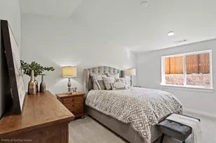 3099 Mt Thielsen Dr, Medford, OR 97504 - Photo 12