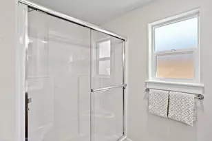 3099 Mt Thielsen Dr, Medford, OR 97504 - Photo 14