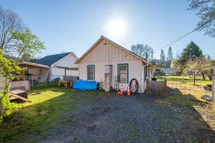 407 S Shasta Ave, Eagle Point, OR 97524 - Photo 40