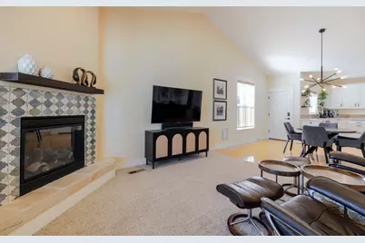 1833 NW Larch Avenue, Redmond, OR 97756 - Photo 10