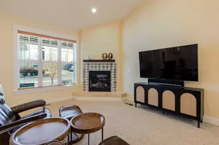 1833 NW Larch Ave, Redmond, OR 97756 - Photo 12