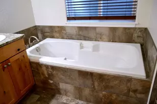 915 NW Bishop St, Grants Pass, OR 97526 - Photo 14