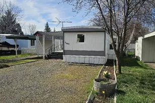 5442 Shasta Way, Klamath Falls, OR 97603 - Photo 2