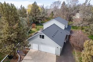 905 SW Burns Ln, Madras, OR 97741 - Photo 8