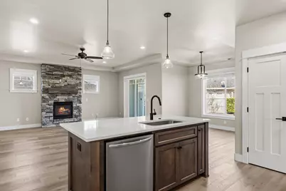 359 Kansas Drive, Medford, OR 97504 - Photo 12