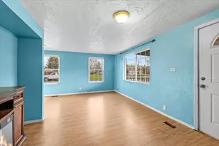 415 Summit Ave, Medford, OR 97501 - Photo 8