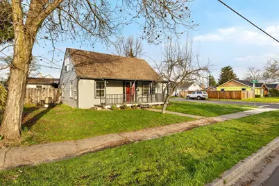 415 Summit Avenue, Medford, OR 97501 - Photo 4